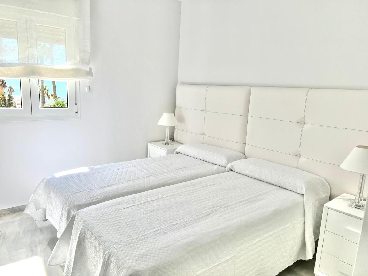Sitio de Calahonda Mi Capricho 170 Beachfront Apartment מראה חיצוני תמונה